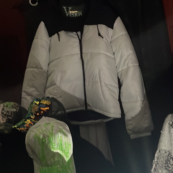 Aeropostale jacket and Authentic V9N winter skull cap - Picture 4 of 5